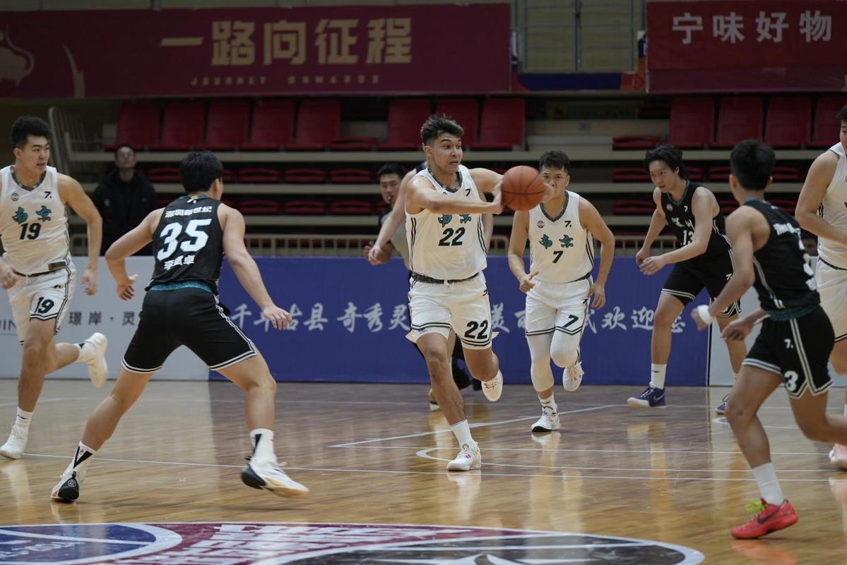 银川男篮战绩一片大好，全力保持领先地位